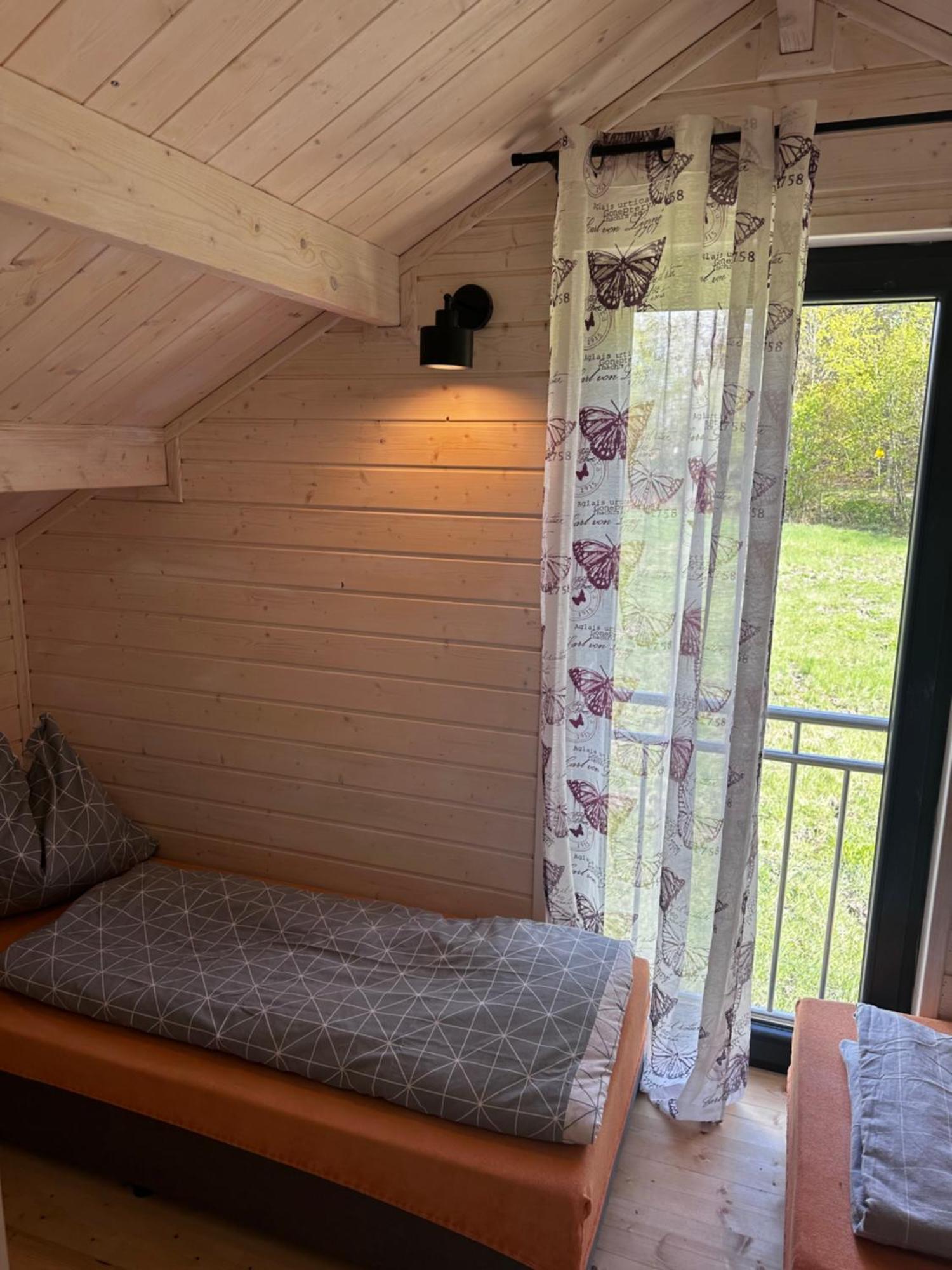 Chatki Nad Wodnym Zakatkiem. Villa Wapnica  Buitenkant foto