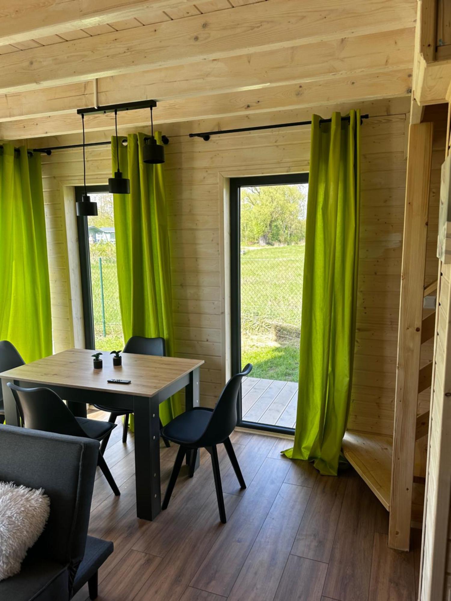 Chatki Nad Wodnym Zakatkiem. Villa Wapnica  Buitenkant foto